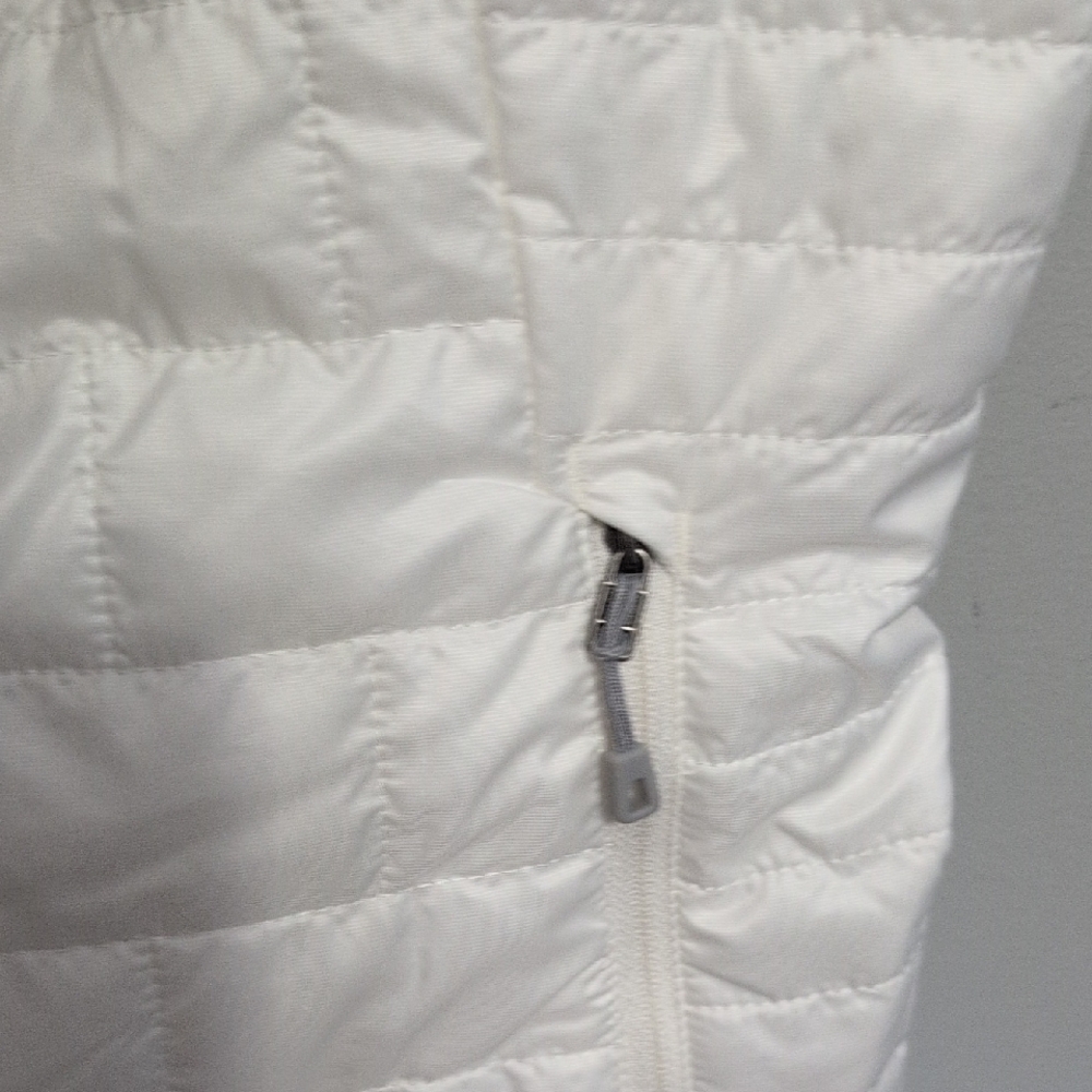 Women's Patagonia White Quilted Vest with SOMOS Embroidery Small - Picture 6 of 7